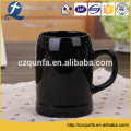 Taza de gres de cerámica negra de precio de fábrica con mango